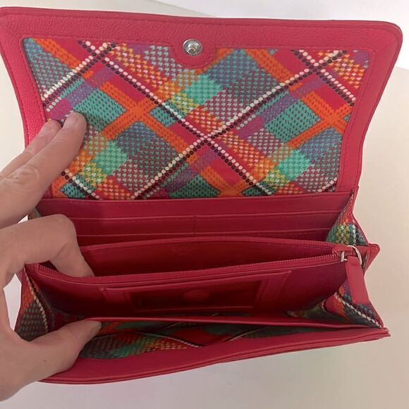 VERA BRADLEY Faux Red Leather Trimmed Floral Audrey Wallet - Picture 5 of 9